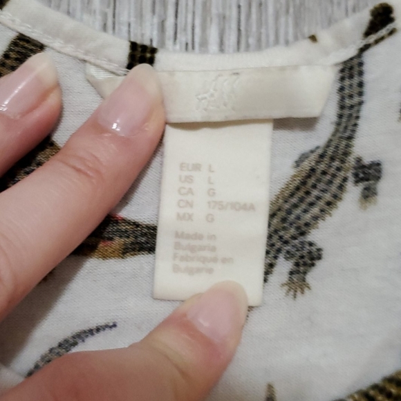 Alligator Print Tank Top - Picture 2 of 4